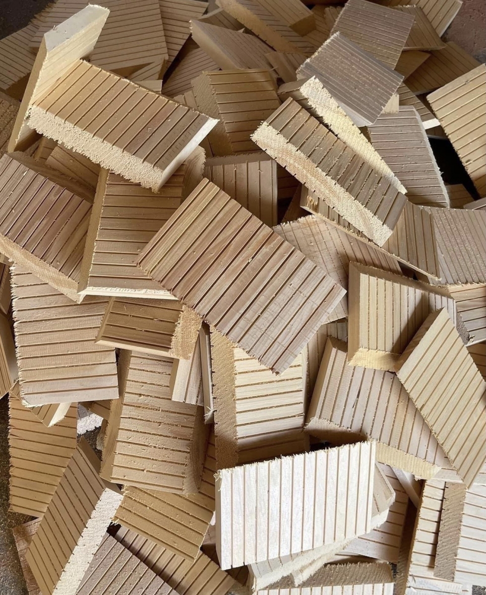 Hình ảnh gốc gỗ nhà yến tại công ty Yến Hoà Phát 