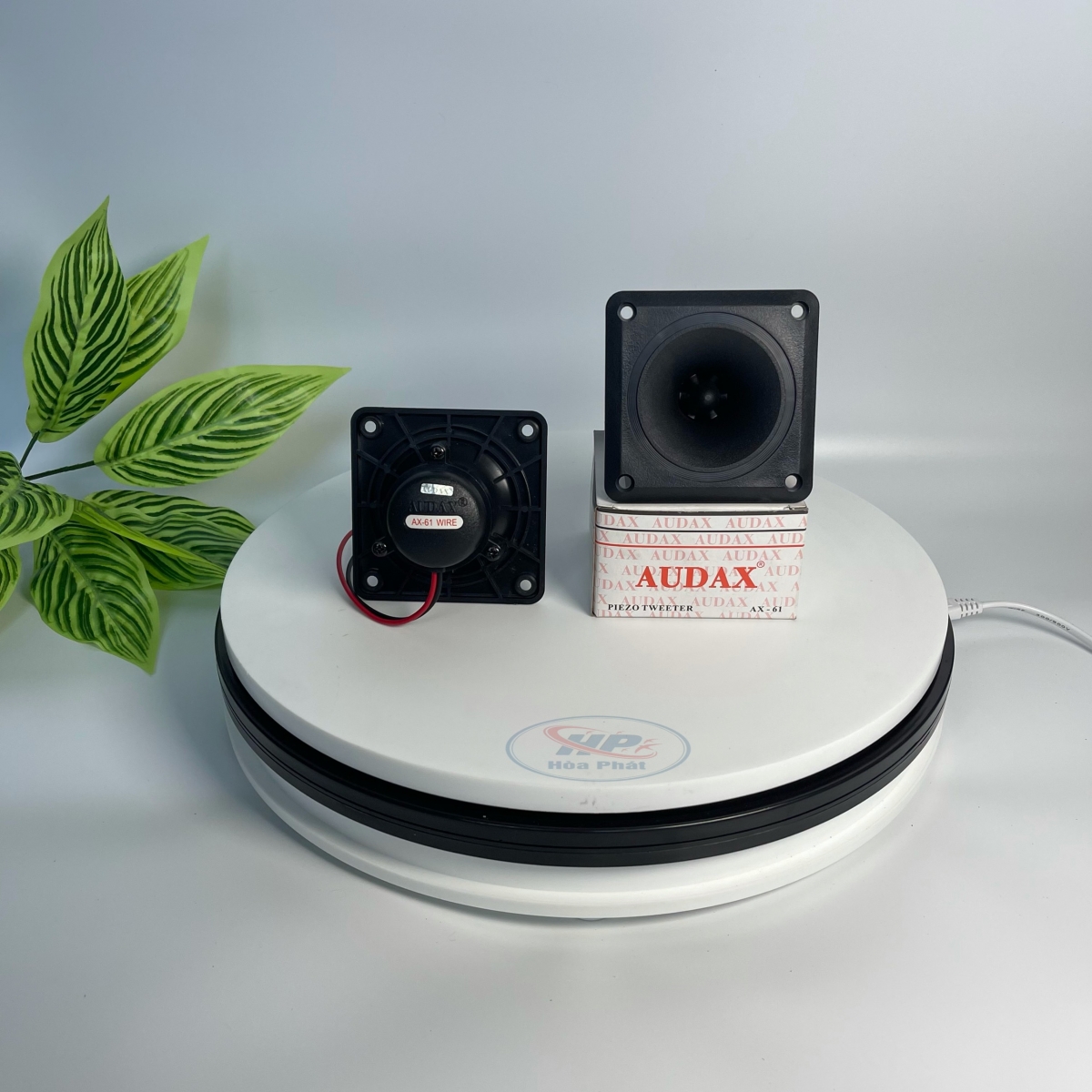 Hình ảnh sản phẩm Loa ru AUDAX AX61 có dây 