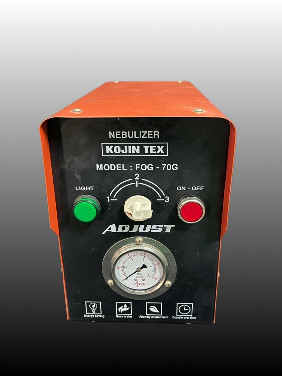 may-phun-suong-lam-mat-phong